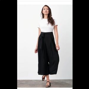 NWOT VETTA The Reversible Wrap Pant (size M)